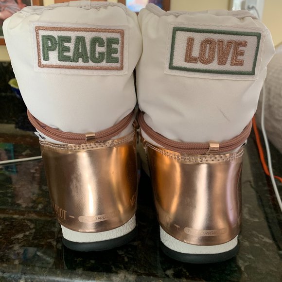 Moon Boot Shoes - Peace/Love Moon Boots